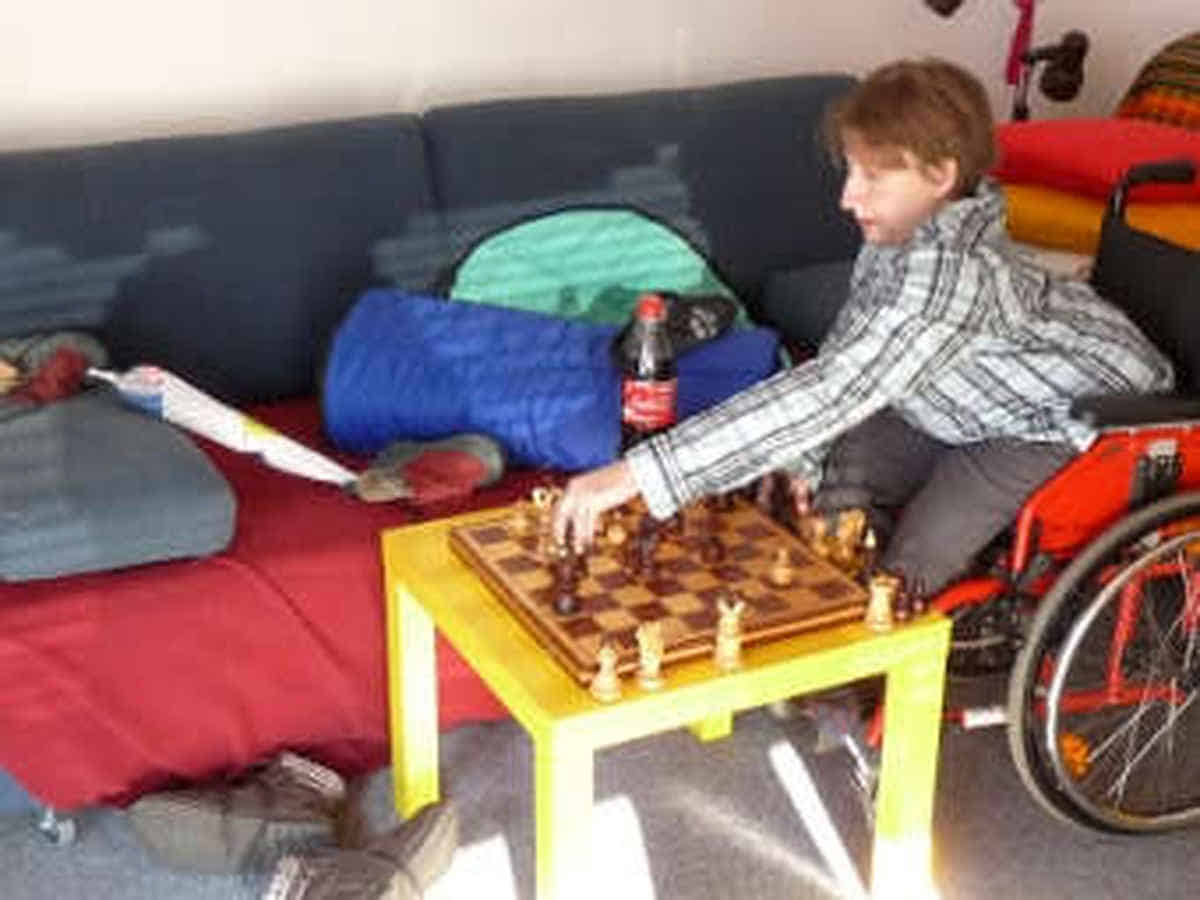 Foto: Evelyn nimmt einen Zug zurück.